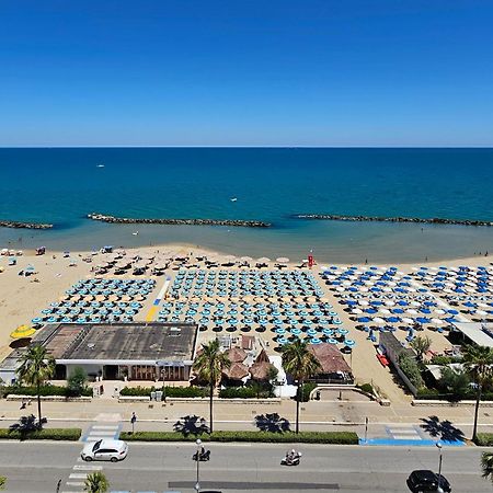 La Terrazza Sul Mare Lägenhet Montesilvano Marina Exteriör bild